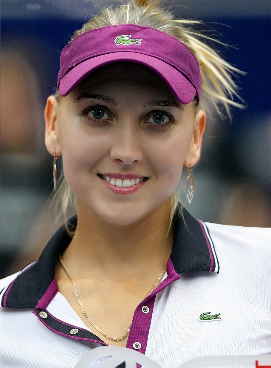 Elena-Vesnina-2-tennis-31498318-884-1200.jpg