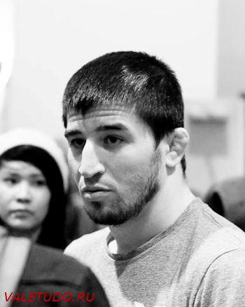khabilov%20rustam%20mono%20350%20438%20red.jpg